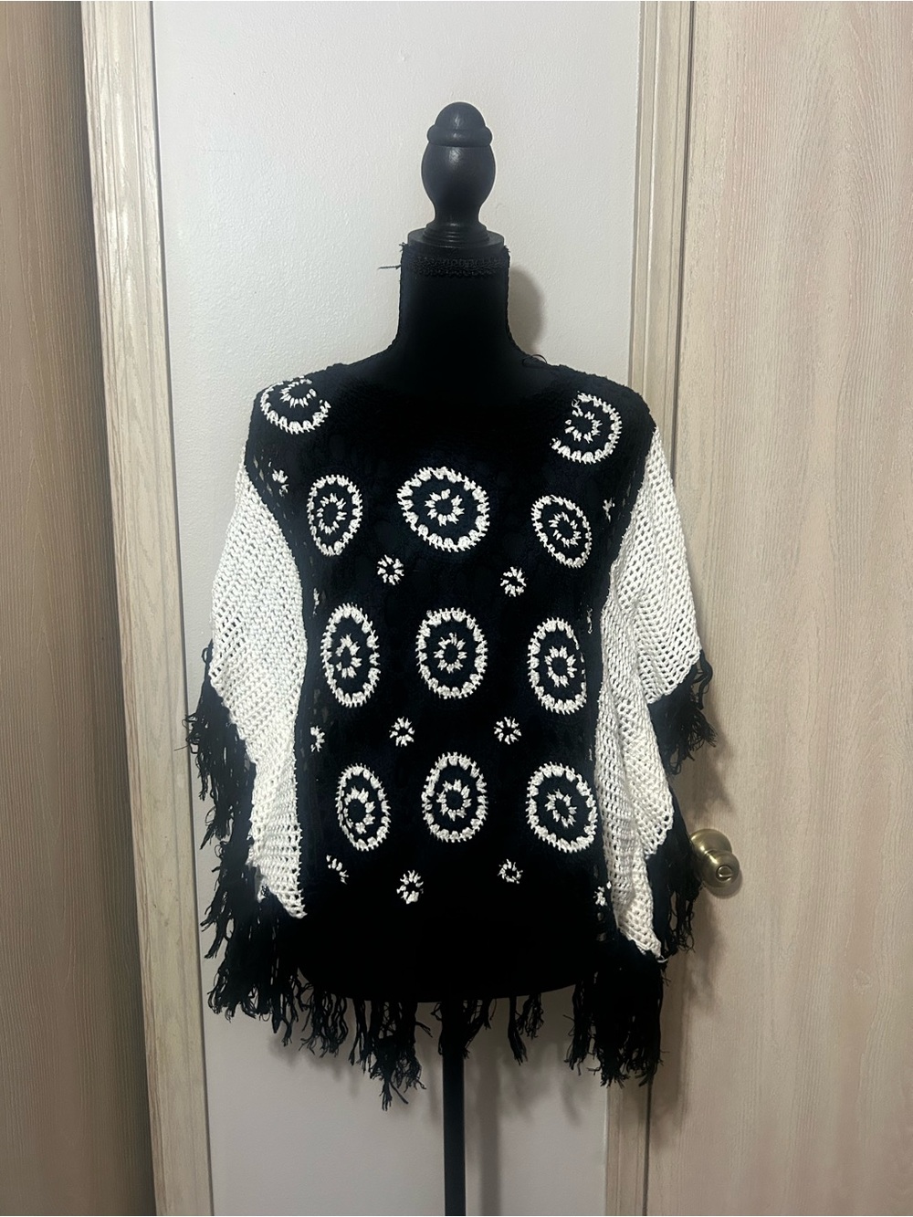NY Collection Black & White Crochet Fringe Poncho